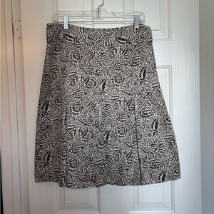 Ann Taylor Brown & White Monochrome Leaf Pattern A-Line Skirt
